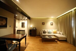 40-inch LED TV with satellite channels, TV