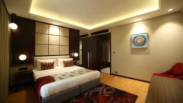 Egyptian cotton sheets, premium bedding, down duvets, pillow-top beds