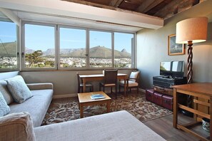 Flat-screen TV - Sandringham 6 (Cape Town)