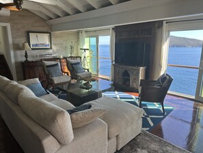 Smart TV, DVD player, books, video library - Stunning, Oceanfront Villa on 1.5 very private acres, just minutes to Magens Bay (North Side of Charlotte Amalie, St Thomas)