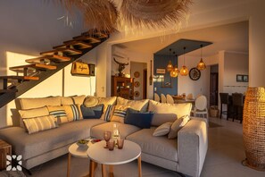 Televisie en een open haard