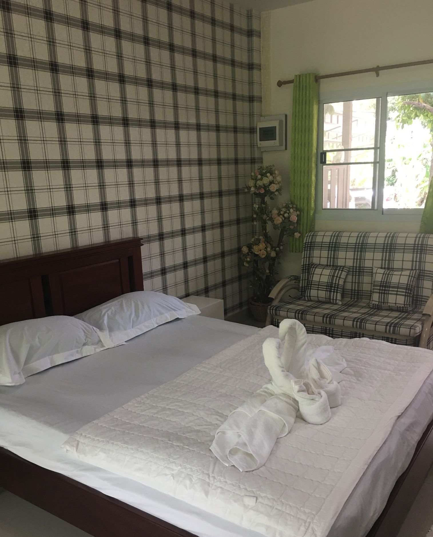 Caja de seguridad en la habitación, cortinas blackout y camas extra 