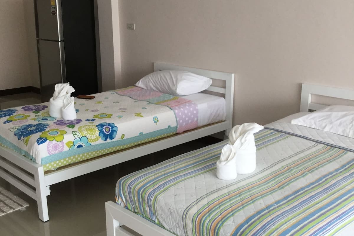 Family Suite | In-room safe, blackout drapes, rollaway beds (surcharge), WiFi (free)