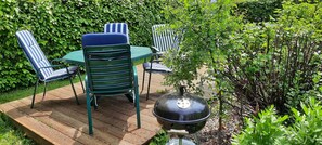 Outdoor dining - Holiday house in Mützenich - close proximity to the Eifelsteig and the RAVEL route (Mützenich)