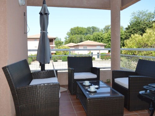 Modern Apartment with Terrace, Pool Access, and WiFi - 6 People, Saint-Cyprien
