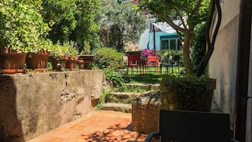 Standard Double Room, Ensuite, Garden View (Ground floor studio) | Garden view