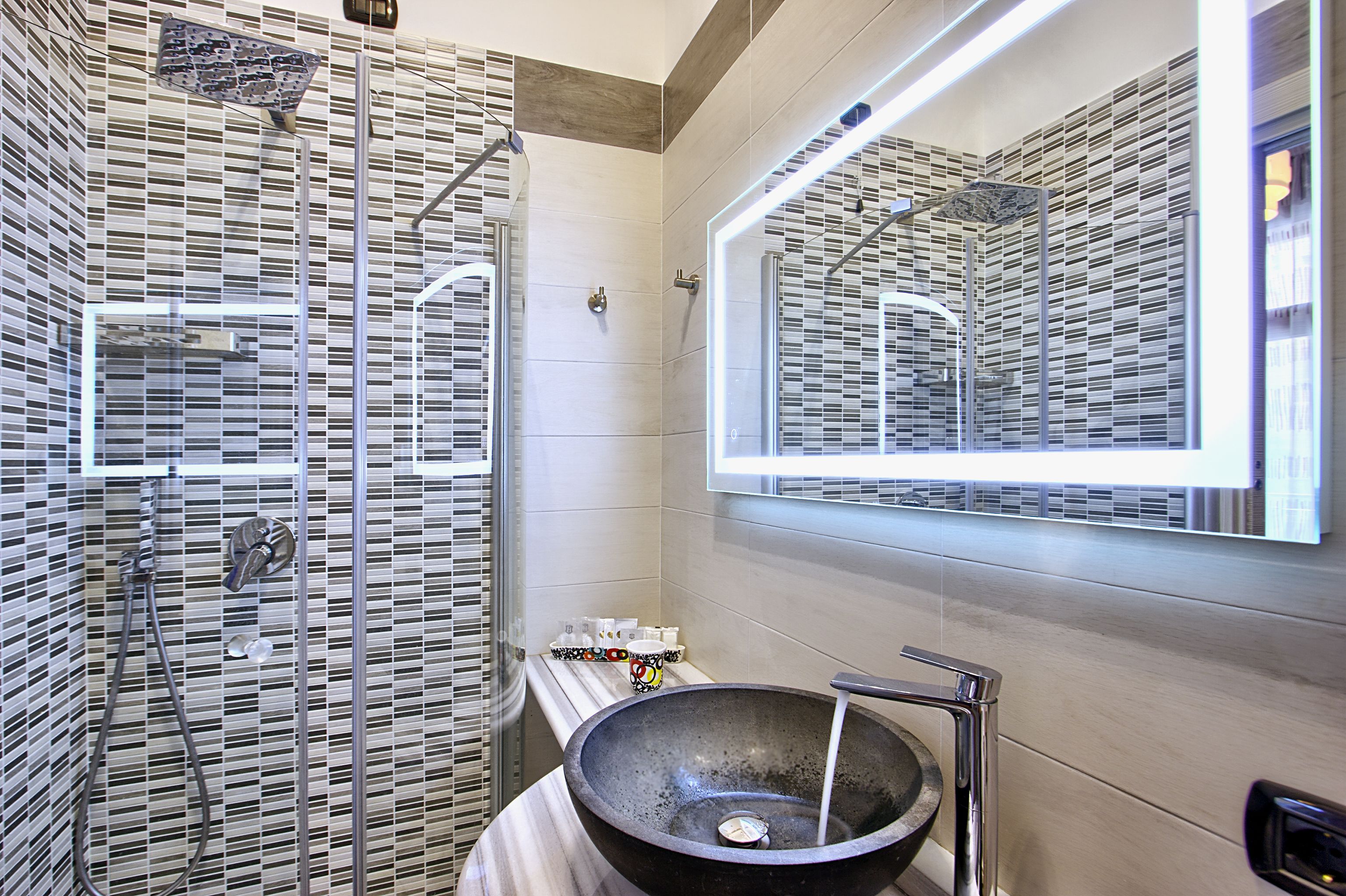 Chambre Double Deluxe, balcon, vue mer | Lavabo de la salle de bain