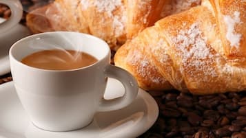 Sudah termasuk sarapan masakan setempat setiap hari