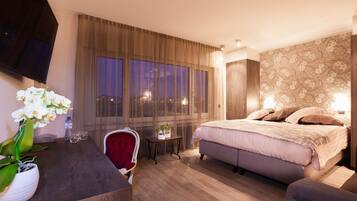 Superior Double Room, 1 Queen Bed, City View | Desk, blackout curtains, soundproofing, free WiFi