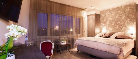 Superior Double Room, 1 Queen Bed, City View
