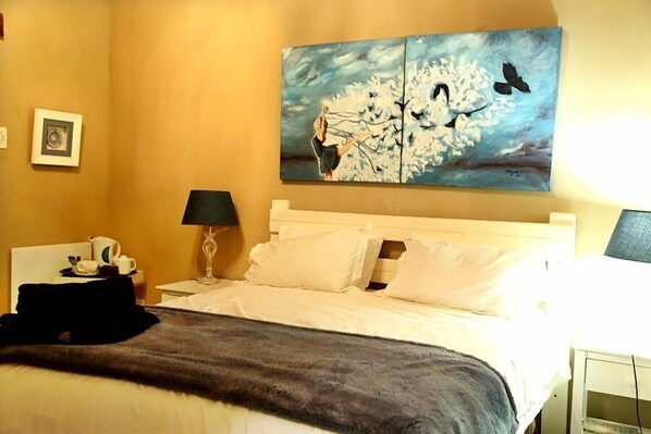 Minibar, individually decorated, individually furnished