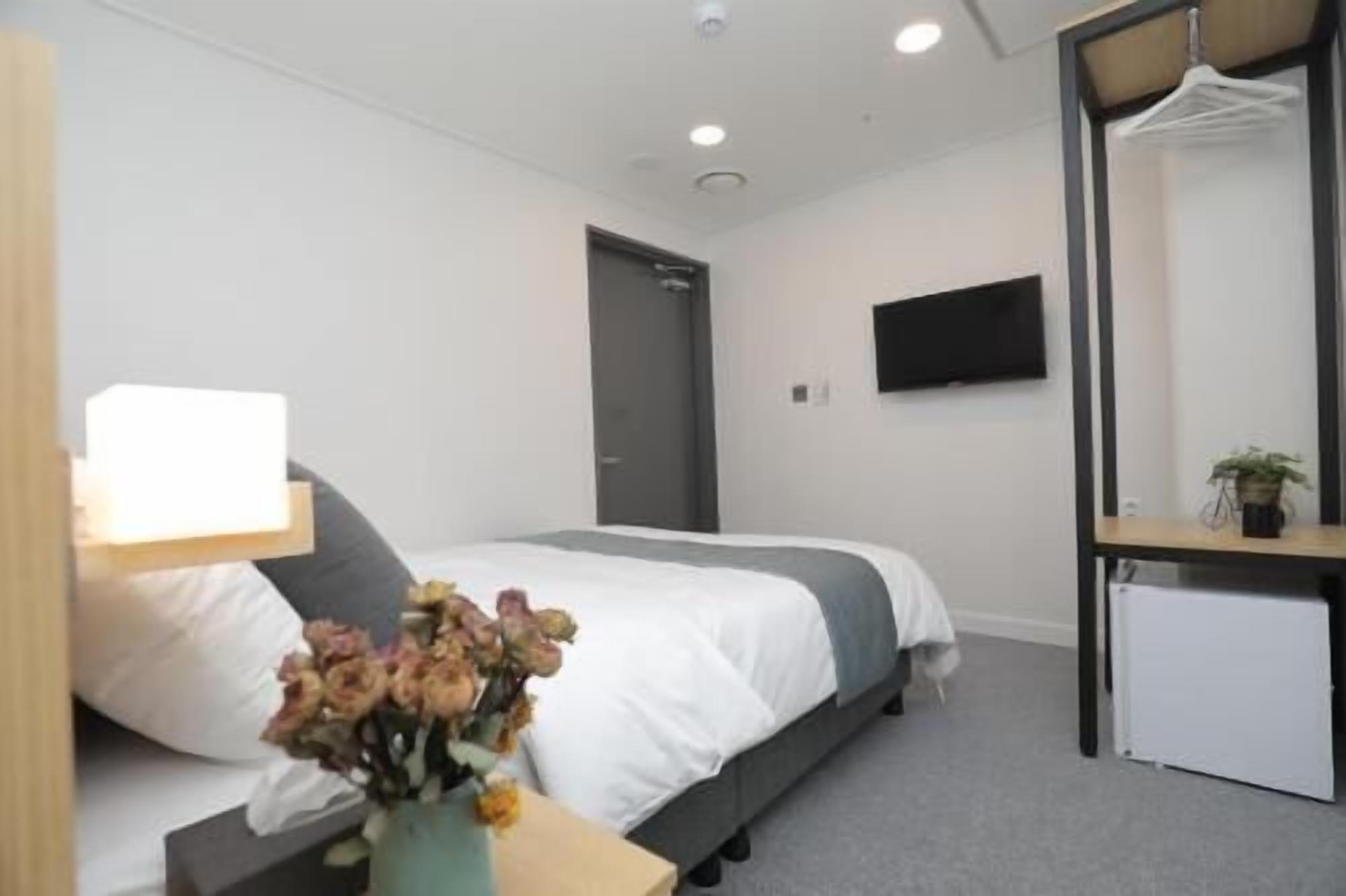 Surmatelas, chambres insonorisées, Wi-Fi gratuit, draps fournis