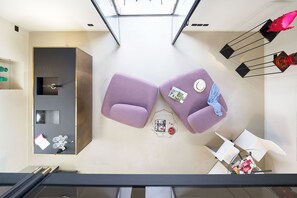 Apartamento, 2 habitaciones, vistas al mar | Zona de estar | Una televisión de pantalla plana