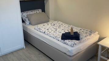 3 Schlafzimmer, Bügeleisen/Bügelbrett, Reisekinderbett, Bettwäsche