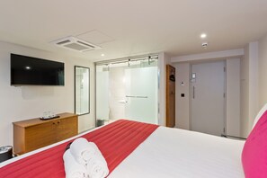 Phòng trung tâm thành phố | 1 phòng ngủ, két bảo mật tại phòng, bàn 