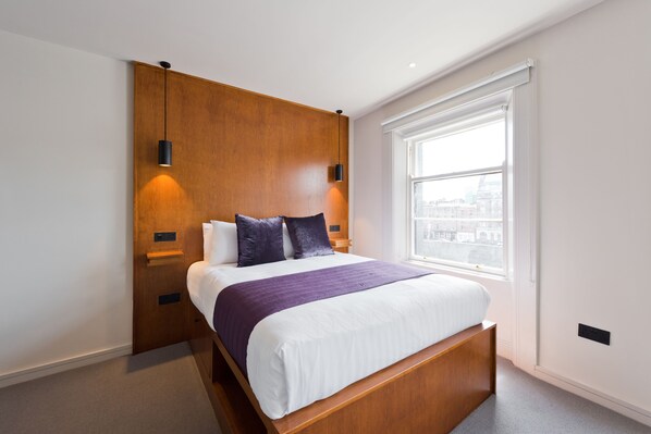 1 phòng ngủ, két bảo mật tại phòng, bàn 