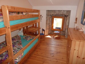 3 bedrooms, iron/ironing board, travel cot, free WiFi