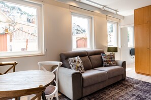 Smart TV, pay films - Sitio dos Cavaleiros Apartments (Lisbon)