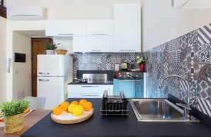 Kühlschrank, Herdplatte, Geschirrspüler