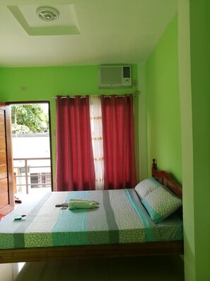 Basic Double Room - Princesa Rose Guesthouse (Puerto Princesa)