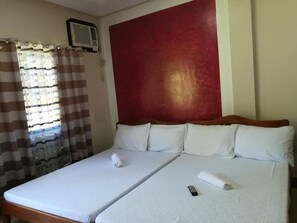 Bureau, chambres insonorisées, draps fournis