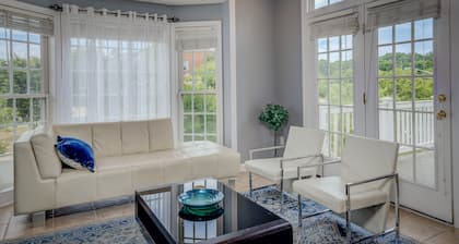 Excelente ubicación Final unir casa de lujo. Garaje para 2 autos,