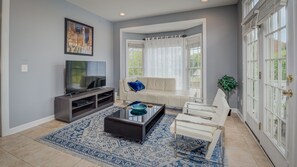 Smart TV, offices, computer monitors, printers - Great Location End unite luxury  3 level townhouse. 2 car Garage, (Lorton)