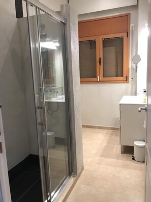 Douche, papier toilette