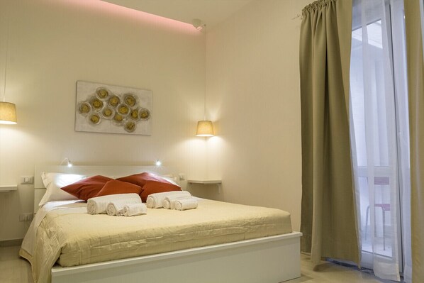 1 habitación, tabla de planchar con plancha, wifi y ropa de cama 