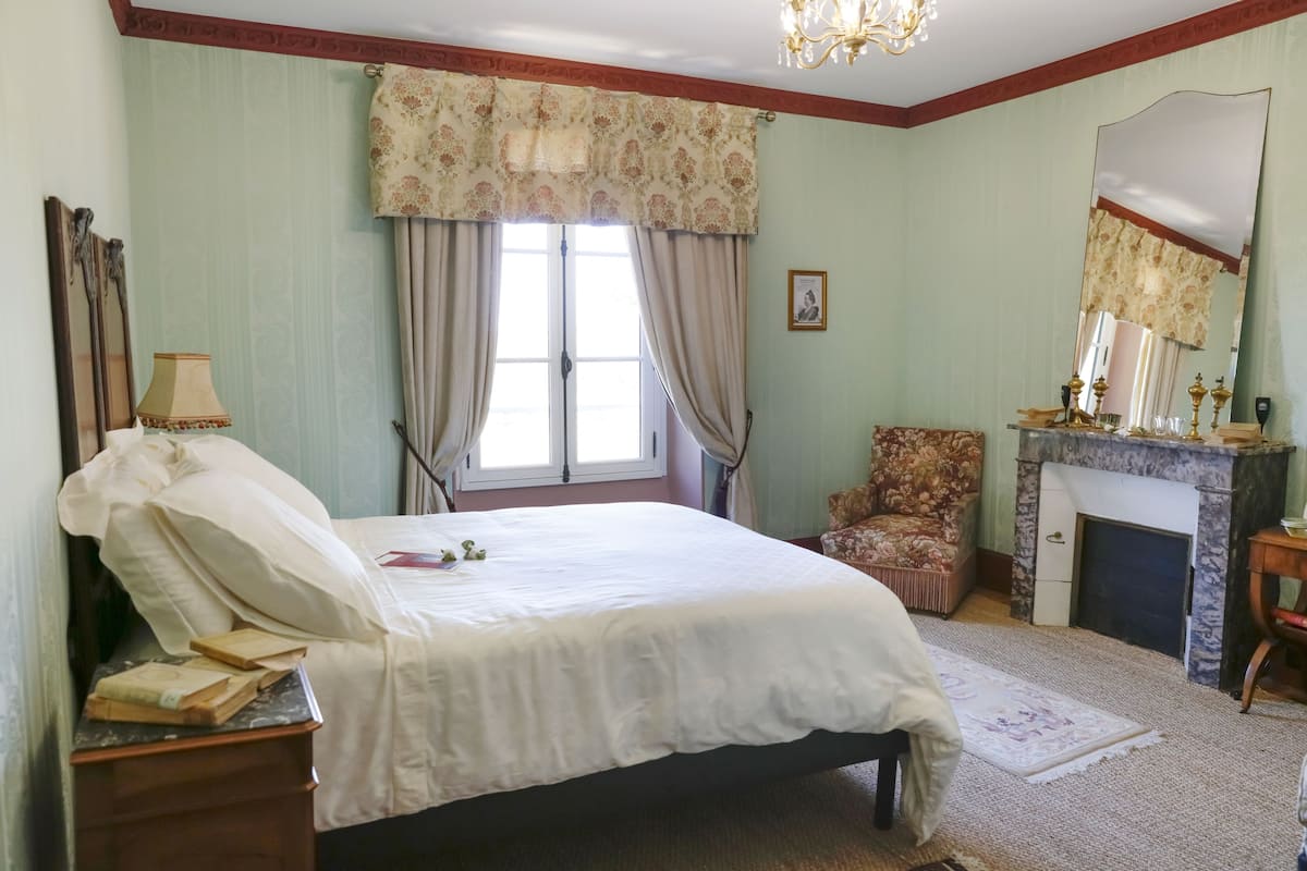 Deluxe Triple Room (Espace Prestige Sissi Imperatrice) | 1 bedroom, premium bedding, memory-foam beds, in-room safe