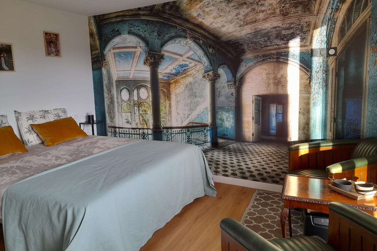 Business Room | 1 bedroom, premium bedding, memory-foam beds, in-room safe