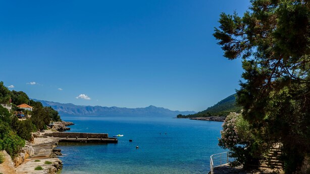 Beach nearby - Apartments Nedeljko (Gdinj)