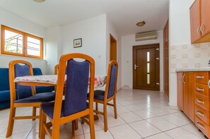 Apartment (A1) | Dining