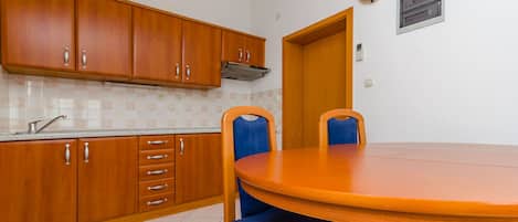 Departamento (A3) | Cocina privada | Refrigerador, parrilla de estufa, cafetera de espresso y tostadora