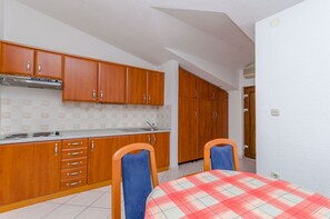 Apartment (A4) | Speisen