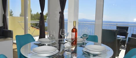 Apartment (A1) | Dining