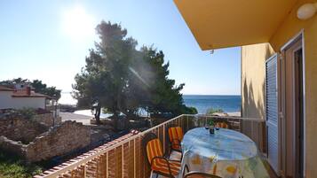 Apartment (A4) | Balcony