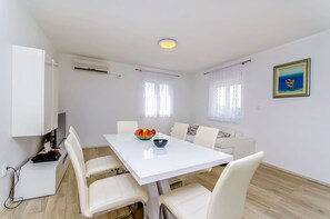 تناول الطعام