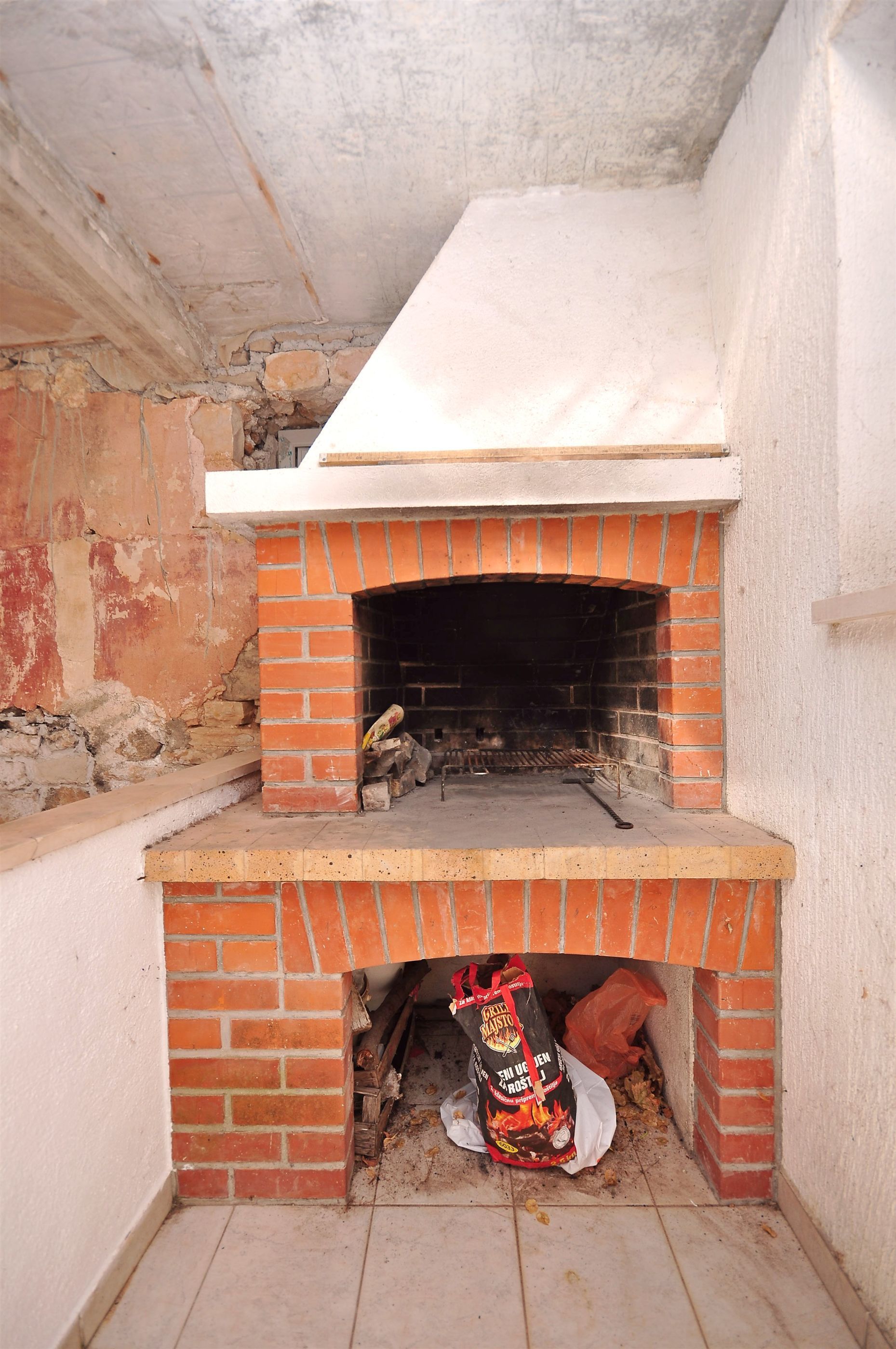 المنطقة المحيطة بالمنشأة