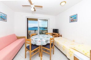 Apartment (A1) | Dining