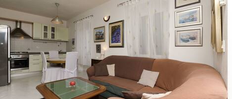 客廳 | 電視、DVD 播放機