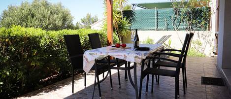 Appartement (A2) | Restauration en plein air