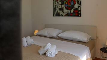 Apartment (A3) | Iron/ironing board, free WiFi, bed sheets