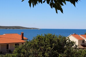 Apartment (A3) | Exterior - Apartments Ena (Jelsa)