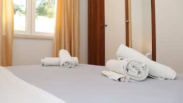 Apartment (A1) | Iron/ironing board, free WiFi, bed sheets
