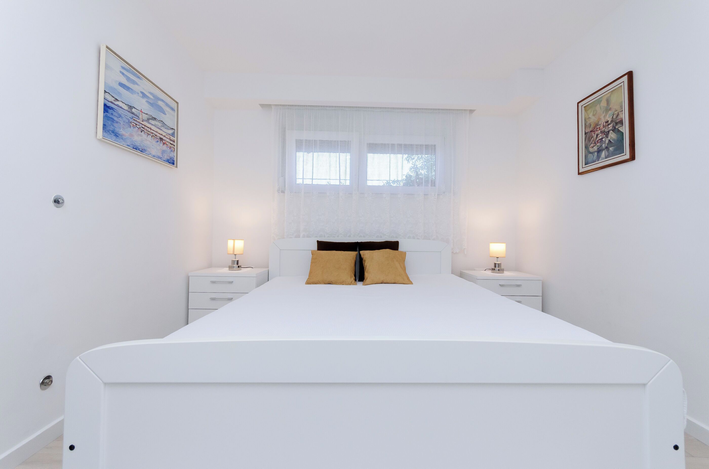 Appartement (A1) | 1 slaapkamer, een kluis op de kamer, een strijkplank/strijkijzer