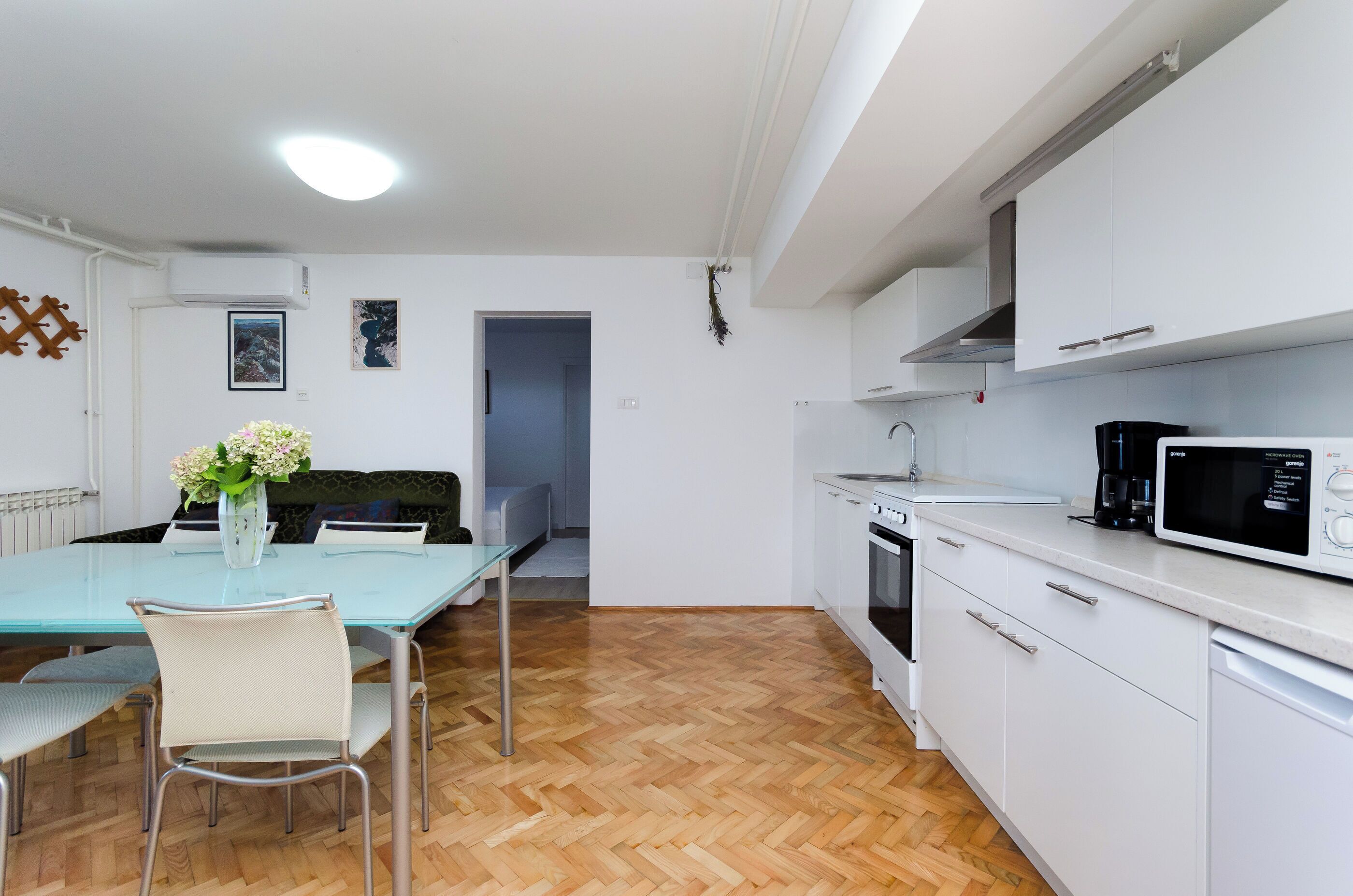 Apartemen (A1) | Dapur pribadi | Lemari es, microwave, oven, dan kompor