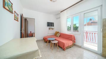 Apartemen (A2) | Tempat makan