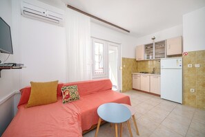 Apartment (A2) | Living room