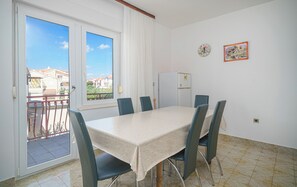 Apartment (A1) | Dining